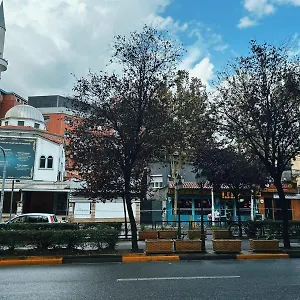 Clinton , Tirana Albania