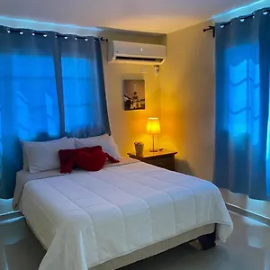 Tiny By Merengue House ,8 Minutos Airport Apartamento Santo Domingo