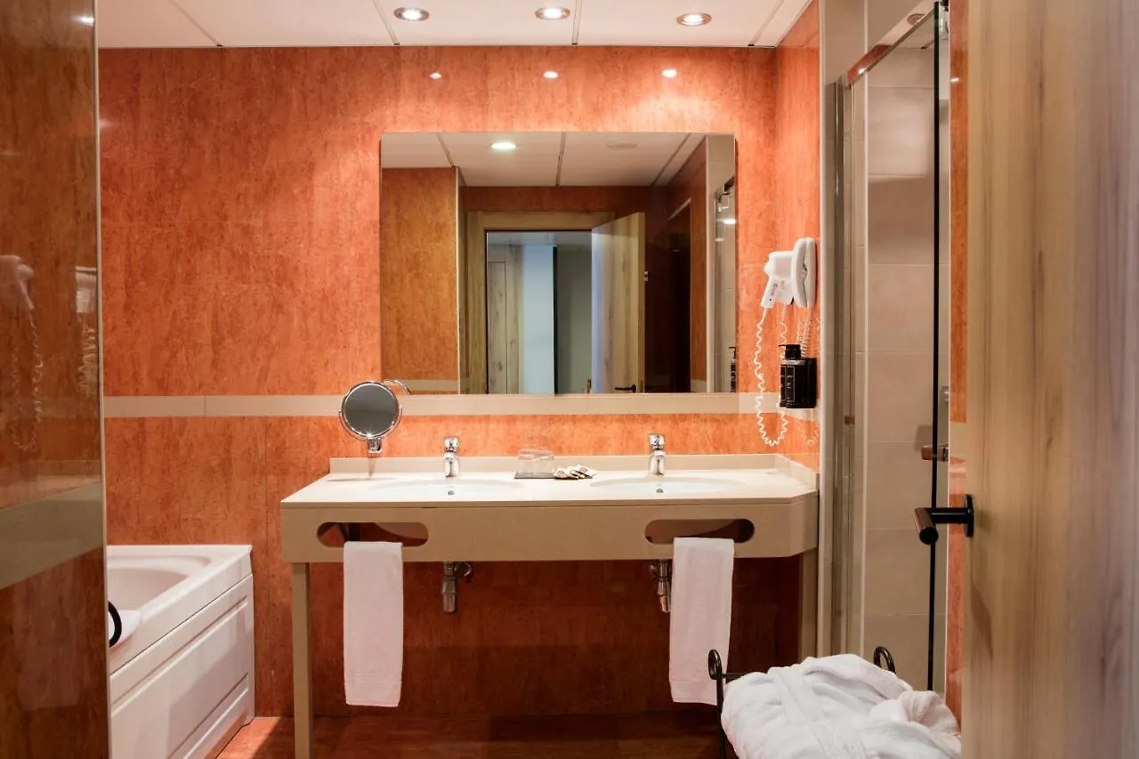 Отель Acta Arthotel Андорра-ла-Велья